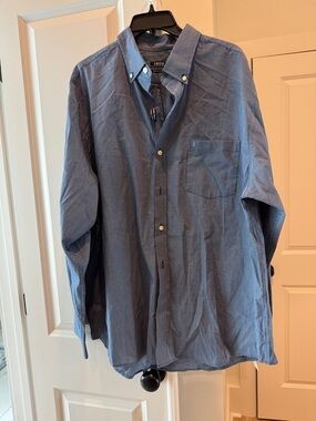 Izod Men’s Blue Micro-Pattern Button-Down Shirt